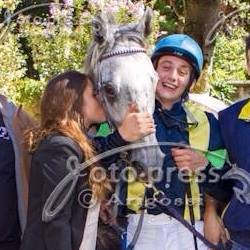 Nel contorno domenicale dominio della coppia Favero – Bartos. Il quattro anni High Master si conferma ancora top generation. Luca Bonacina festeggia per la bella vittoria nel torneo scuole