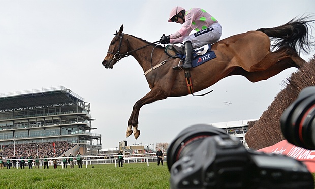 Ascot. Vautour vince alla ricomparsa, Rock On Ruby prevale nelle Coral Hurdle