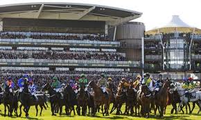 Aintree 2016. Il Grand National si correrà alle 17,15. Reazioni positive da tutto il settore