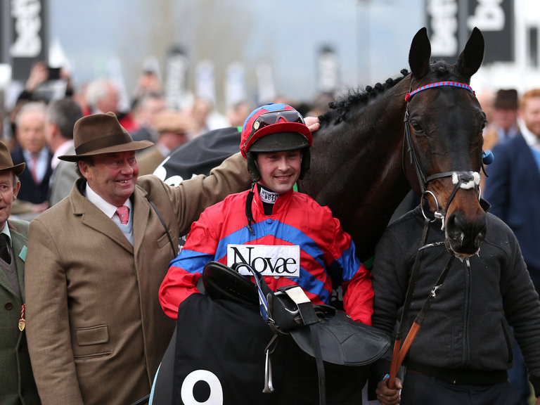 Sandown. Ancora un trionfo spettacolare per il meraviglioso Sprinter Sacre nelle Celebration Chase