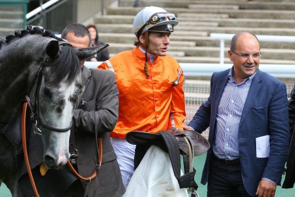 Auteuil. D’Vina si conferma nel Prix Sagan vincendo in bello stile nei confronti di Magie du Ma. Terza a distacco Dabrovka, forfait di A Mi Manera