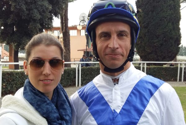 Italia. Hoi Hoi e Raffaele Romano a sorpresa nel Premio Del Prato, battuto dopo aspro dibattito Giacalmarbar. Star Maker protagonista in steeple, Red Shirt nella maiden