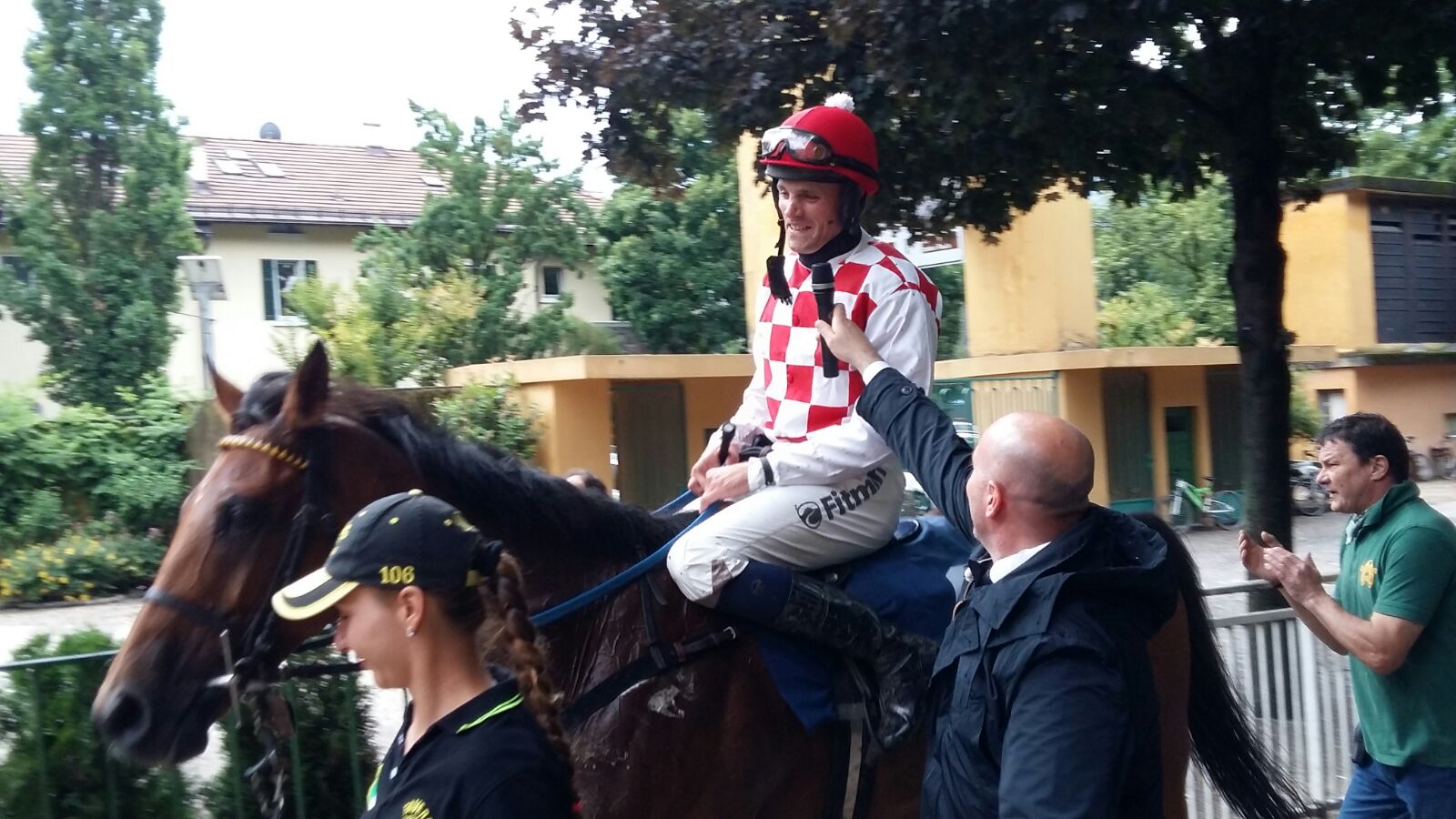 Merano. Un immenso Sol Invictus splende ancora sulla Gran Corsa Siepi D’Italia, battuto un ammirevole Notti Magiche, terzo il ceco Cheeky Chappie. Fra i Giovani Amaranthus e Romano ancora protagonisti