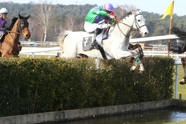 Francia. Super giovedì a Dieppe con il Grande Steeple e il Grand Cross Country Prix Guillemare Quincalliere