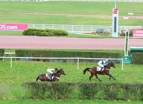 Francia. Ultimo atto ad Enghien, si chiude una parte della storia contemporanea degli ostacoli francesi. La stupenda Miss Champdoux concede la replica, dopo il Grande Steeple l’allieva di Peltier bissa nella Grand Course de Haies