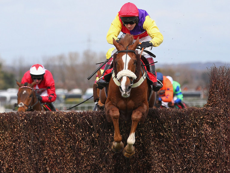 Inghilterra. Native River e Richard Johnson vincono in grande stile la Hennessy Gold Cup Handicap Chase di Newbury. A Newcastle le Fighting Fifth Hurdle di primo grado vanno ad Irving e la giovane frusta Harry Cobden, battuta di una narice l’irlandese Apple’s Jade