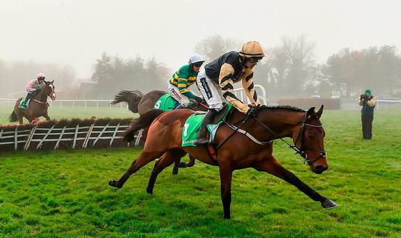 Irlanda. Nichols Canyon conquista ancora le Morgiana Hurdle. Willie Mullins alla sesta vittoria consecutiva nella classica di Punchestown, nulla da fare per la quattro anni Jer’s Girl. Conferme per la coppia di Giggistown Identity Thief e A Toi Phil nel resto della giornata