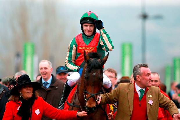 Inghilterra. Continua la crescita di Un Temps Pour Tout, l’allievo di Pipe ben centrato nella ricomparsa di Aintree si prepara alla prossima Hennessy Gold Cup Chase di Newbury