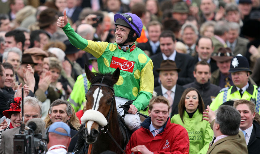 Inghilterra. Anche quest’anno un milione di sterline per il vincitore della Triple Crown Chase. Paul Fisher del Jockey Club, ‘Reinvestiremo ogni centesimo per il bene delle corse nel Regno Unito’