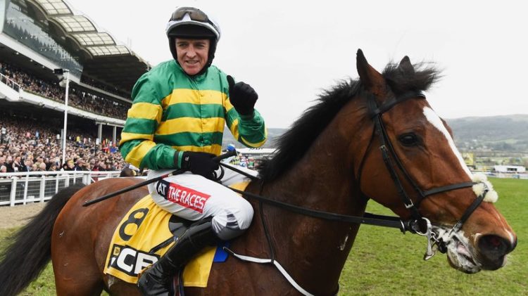 Inghilterra. Road to Grand National Aintree. In attesa del responso della commissione medica, Barry Geraghty pare ormai prossimo al rientro