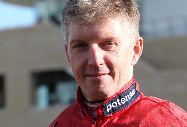 Inghilterra. Noel Fehily in sella a Buveur D’Air nella Champion Hurdle e Unowhatimeanharry fra gli Stayer’s. Mark Walsh sarà il jockey di Yanworth e Uxizandre