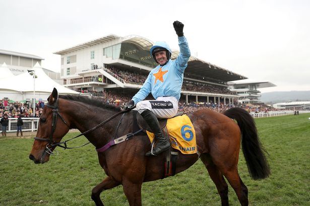 Inghilterra. Trionfo per Willie Mullins e Ruby Walsh nella terza giornata del festival, dopo due giorni da incubo la coppia irlandese insacca un poker meraviglioso grazie a Yorkhill nelle JLT, Un De Sceaux (Ryanair Chase) Nichol’s Canyon (Stayer’s Hurdle) e Let’s Dance