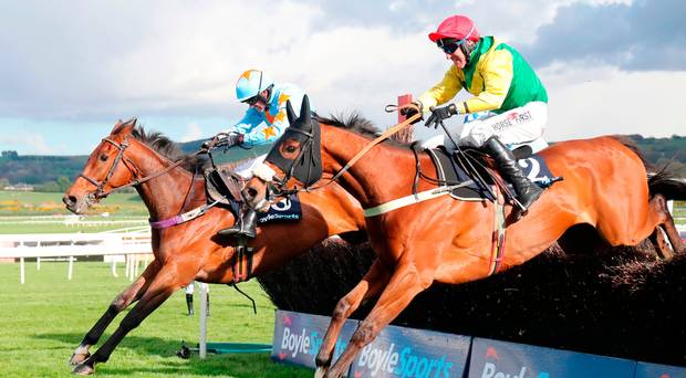 Irlanda. Robbie Power, Colin Tizzard e la famiglia Potts ancora protagonisti nel first day di Punchestown grazie a Fox Norton autore di una splendida prova nella Champion Chase, battuto l’atteso Un De Sceaux. Cilaos Emery dice no al compagno Melon nella Champion Novice Hurdle dove non parte Labaik. Disko si conferma sullo steeple