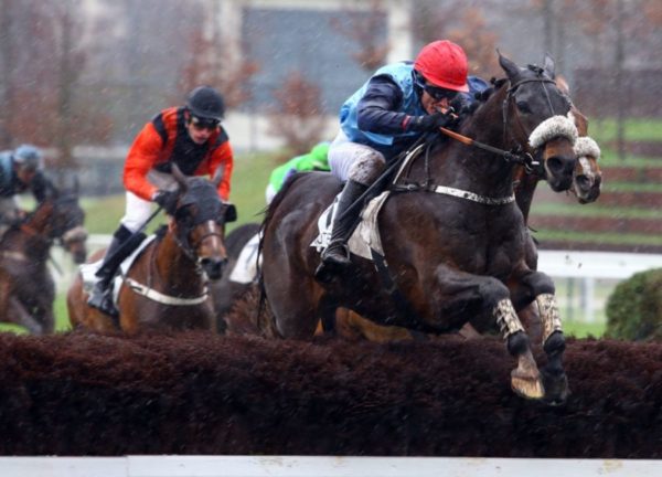 Francia. Tutto pronto ad Auteuil per il Grand Steeple Chase de Paris, Macaire e Reveley in difesa del titolo con il campione So French appartenente a Madame Magalent Bryant