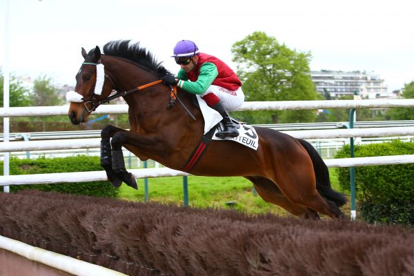 Francia. Ad Auteuil Pop Art du Berlais si conferma nel Prix Gérard de Rochefort, l’allievo di Jean Paul Gallorini sempre in controllo della corsa. Triplo per Francois Nicolle, doppio per Simon Munir e Louis Baudron