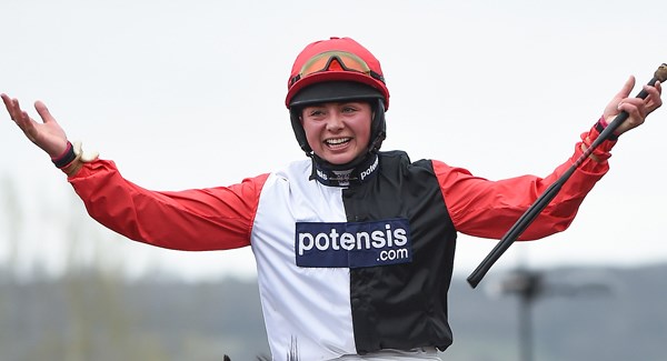 Inghilterra. Ancora un’altra grande vittoria della giovane Bryony Frost, in sella a Milansbar ha conquistato l’impegnativo Betfred Classic Handicap Chase di Warwick, battuti Cogry e il favorito Missed Approach