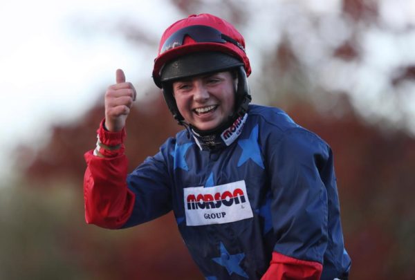 Inghilterra. Sabato le Ascot Chase di gruppo uno con Frodon, Paul Nicholls potrebbe affidare il suo allievo all’asso emergente Bryony Frost, la 22 enne già protagonista a Santo Stefano con Black Corton nella gara di gruppo uno