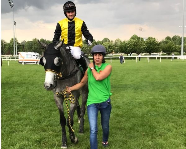 ITALIA. Mercoledì di alto livello a San Siro con Lainate, Citterio e Bullona. In pista i calibri pesanti Martinstar, Capivari e Quinze de la Rose sulla strada che porta al grande steeple; in siepi torna il Re di Milano Live Your Life, con Romano che gioca a tre punte contro i compagni Piton Des Neiges e Laldann