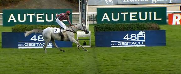 Francia. Auteuil, Bipolaire e Jonathan Ploganou vincono la ricca Haye Jousselin, battuto il favorito Saint Goustan Blue. Cicalina e Macaire protagonisti nel Maurice Gillois, conferma per Beaumec D’Houelle nel Prix Cambacérès