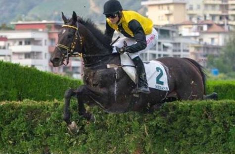 Italia. A San Siro il Grande Steeple Chase di Milano, gruppo uno sui 5000 metri con Pepi Vana a quattro punte, Il Superstite, Almost Human, Nando e Notti Magiche, contro Mezajy e Chateaudemalmaison