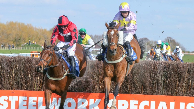 Inghilterra. Takerisks e Sean Quinlan vincono lo Scottish Grand National Chase di Ayr, battuti Crosspark e Blue Flight. Nicky Richards dedica la vittoria a suo padre Gordon, vincitore due volte della maratona scozzese