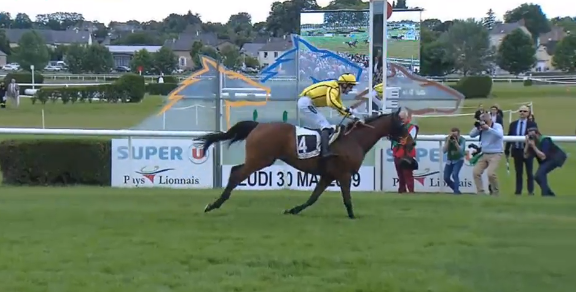 Francia. Amazing Comedy e Johnny Charron trionfano per David Cottin nel Prix Anjou Loire Challenge a Le Lion D’Angers. Fyrmyin e Felix De Giles vittoriosi nel Grand Steeple Chase de Lyon, seconda consecutiva per Emmanuel Clayeux