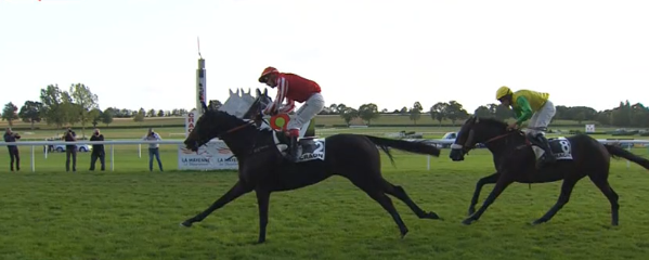 FRANCIA. Craon, C’est le Bouquet e David Gallon regalano la prima vittoria al master Nicolle nel Grand Steeple Chase du Conseil Départemental de la Mayenne, battuti Nuits Premier Cru e Così Fan Tutte