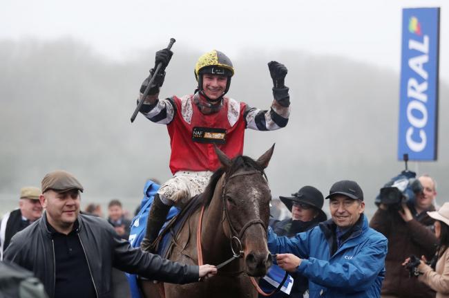 GALLES. Potters Corner splendido nella maratona del tradizionale Coral Welsh Grand National Chase a Chepstow, l’allievo di Christian Williams per la stella del rugby gallese Johnatan Davies, ha replicato la vittoria del Midlands