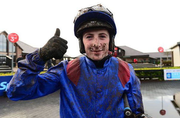 IRLANDA. Henry de Bromehead conferma l’imbattuta Honeysuckle al festival di Cheltenham, doppia opzione Mares – Champion Hurdle.  A Punchestown questo pomeriggio, vittoria per l’allievo di Willie Mullins Ifyoucatchmenow e Conor McNamara nel Boylesport Grand National Trial Handicap Chase