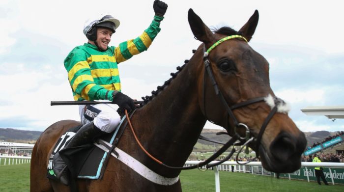 INGHILTERRA. Cheltenham, Epatante domina la Champion Hurdle, all’allieva di Nicky Henderson (ottava vittoria in carriera) perfettamente gestita da Barry Geraghty, è bastato un parziale all’ultimo salto per avere ragione dei suoi avversari, battuto l’ottimo Sharjah, buon terzo Darver Star. Nella Mares Hurdle strepitosa Honeysuckle! La femmina allenata da Henry de Bromhead vince una super gara con una strepitosa Rachael Blackmore, battuta l’attesa Benie Des Dieux