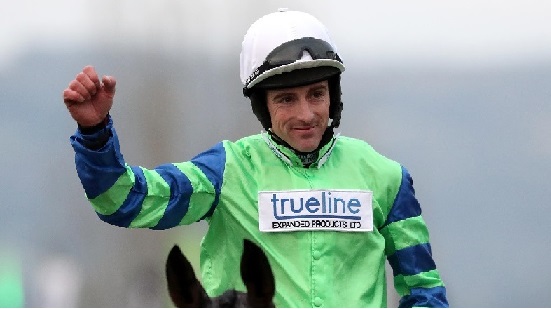 INGHILTERRA. Con la quaterna realizzata lunedì a Carlisle, Brian Hughes ha toccato il record delle 150 vittorie in stagione, il jockey nord irlandese è saldamente al comando della classifica; aveva vinto la stagione 2019 – 2020 con 141 successi