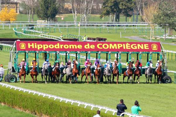 FRANCIA. Grand Steeple Chase de Paris e Grand Course de Haies migrano verso l’Autunno, in sostituzione dei big event si svolgeranno i Prix Heros II e Hypothese in programma a Compiègne il sette Giugno