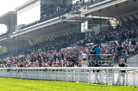 FRANCIA. Tornano le corse ad Auteuil, mentre si lavora alla data dell’11 Luglio per la riapertura al pubblico. Martedì la prima delle tre giornate parigine, in pista anche Luigi Maceli e Davide Satalia