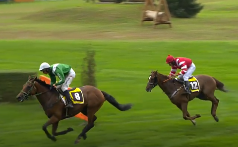 REPUBBLICA CECA. Domenica saranno in 18 al via sui 6900 metri del tradizionale Velka Pardubice, il Grand National dell’Est, in pista ben quattro vincitori della corsa, fra questi il campione in carica Theophilos senza Josef Bartos, out per un nuovo infortunio; Jan Kratochvil in sella al cresciuto Sottovento
