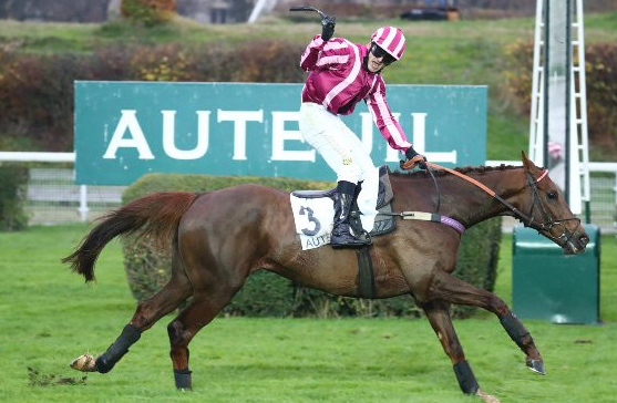 FRANCIA. Auteuil magnifique! Docteur de Ballon trionfa a La Haye Jousselin un mese dopo il sigillo nel Grand Steeple Chase de Paris, bravissimo Bertrand Lestrade nella gestione, splendida la preparazione di Louisa e Philip Carberry. Galop Marin, sono tre! L’allievo di Bressou vince il GP D’Automne in un finale al cardiopalma ancora contro la femmina Paul’s Saga