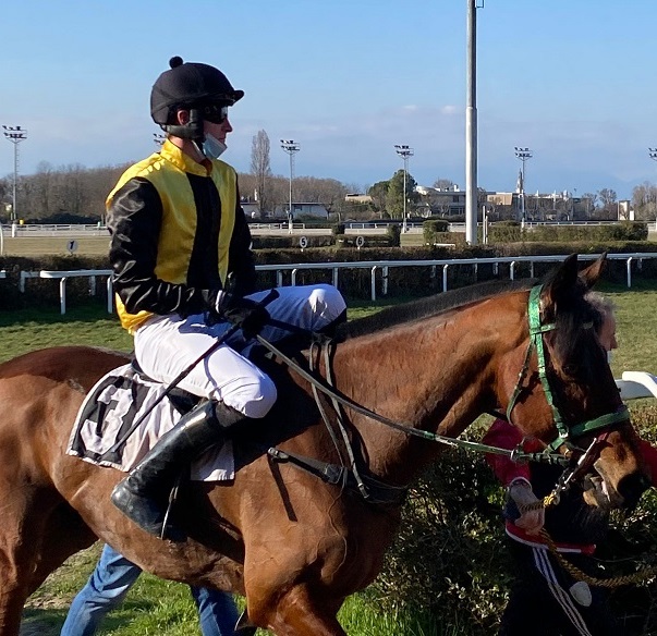 ITALIA. Sant’Artemio, Laldann e Pavel Slozil dominano la XII edizione dello Steeple Chase di Treviso, battuto il polacco Avestan e il fucsia Let It Go Papa. Salcret e Gaby Agus ok sullo steeple per i 4 anni, Ateescomponent e Frederick Tett in coast to coast nella periziata