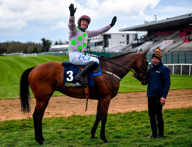 IRLANDA. Poker di Willie Mullins nel primo atto al festival di Punchestown. Chacun Pour Soi domina la Champion Chase, Echoes In Rain e Patrick Mullins ok nella Champion Novice, Colreevy dice no al compagno Monkfish nella Champion Novice Chase