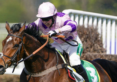 INGHILTERRA. Greaneteen e Bryony Frost in splendid style nella Celebration Chase di Gr1 a Sandown Park, battuto l’encomiabile Altior protagonista di una coraggiosa gara da front runner