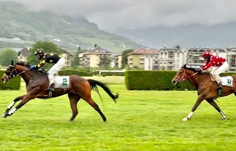 ITALIA. Merano, Desert Agenda domina la debuttanti del Prime Siepi precedendo il compagno di allenamento King Power, en plein Romano che torna alla vittoria in sella al portacolori di Tanghetti. Power molto Zar nel Sergio Giorgi, Brett strepitoso nella maiden, Blue Kazak e Pollioni nell’handicap