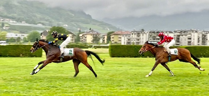 ITALIA. Merano, Desert Agenda domina la debuttanti del Prime Siepi precedendo il compagno di allenamento King Power, en plein Romano che torna alla vittoria in sella al portacolori di Tanghetti. Power molto Zar nel Sergio Giorgi, Brett strepitoso nella maiden, Blue Kazak e Pollioni nell’handicap