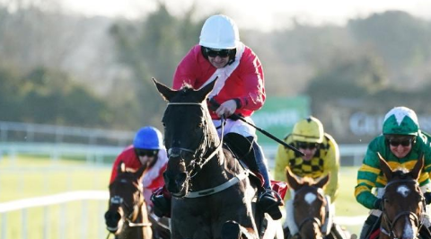 IRLANDA. Allaho e Patrick Mullins protagonisti nel John Durkan Memorial Chase a Punchestown, il portacolori di Cheveley Park regala al suo formatore Willie Mullins la nona vittoria (quinta consecutiva) nel Gr1 sui 4100 metri