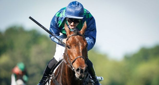 FRANCIA. Hermès Baie vola nel Prix Leon Rambaud. Il cinque anni di Francois Nicolle ben interpretato da Bertrand Lestrade, batte il coetaneo Thelème, solo terza la campionessa L’Autonomie, apparsa sottotono rispetto alle ultime apparizioni. Feu Follet ok nel Prix Ingré, Hawai du Berlais top nell’Amadou. L’italiano di Troger Gump Madrk secondo nel Grand Prix des Jeunes Jockeys