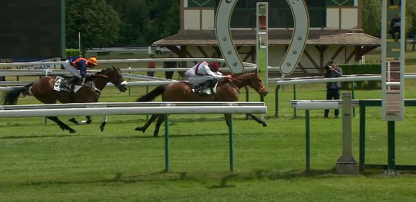 FRANCIA. Compiègne, Argentier e Thomas Guineheux vincono in bello stile il tradizionale Prix Xavier de Chevigny riservato agli amatori. L’allievo di Davide Satalia per i colori di famiglia Pansini, potrebbe guardare al Grande Steeple Chase di Roma in programma a Merano