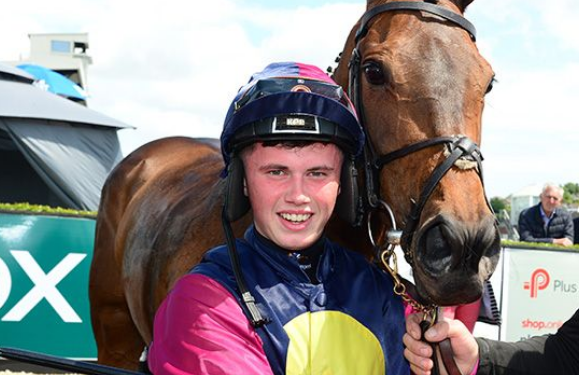 IRLANDA DEL NORD. A Downpatrick primo successo in carriera per il giovane Sean Cleary Farrell in sella a Dani Barcelona. Il figlio del defunto Sean Farrell, deceduto dopo una caduta a Galway nel 2003, non aveva mai visto ne tenuto in braccio suo figlio prima della nascita