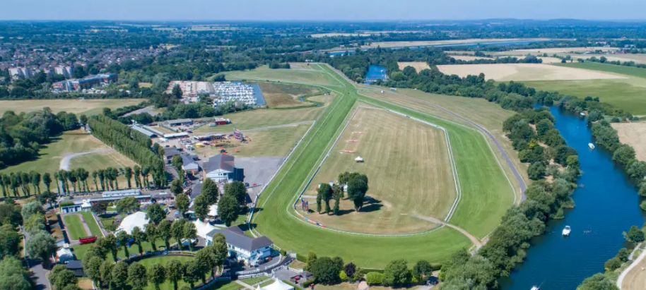 INGHILTERRA. Royal Windsor tornerà pista per gli ostacoli a partire da Dicembre 2024. Lo ha annunciato la proprietà di Arena Leisure Plc che dal 1999 detiene l’intero pacchetto del circuito sito sulle rive del Tamigi