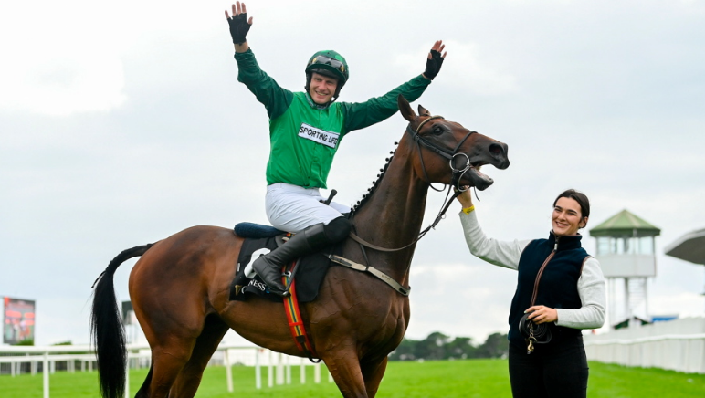 IRLANDA. Zarak The Brave dice no a Jesse Evans e My Mate Mozzie nel Galway Hurdle. L’allievo di Willie Mullins è il secondo cavallo di quattro anni a vincere la tradizionale prova di Ballybrit, il champion trainer è al sesto successo, il top jockey al secondo sigillo