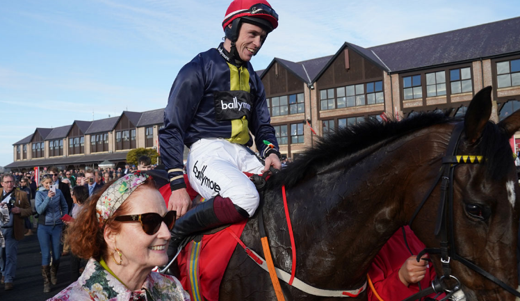 IRLANDA. Fastorslow e JJ Slevin ancora protagonisti. Dopo la vittoria a sorpresa nella Gold Cup, l’allievo di Martin Brassil vince a Punchestown nel tradizionale John Durkan, dove delude fortemente Galopin Des Champs